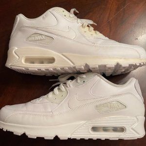 Nike Men’s Air Max 90. Size 12 US